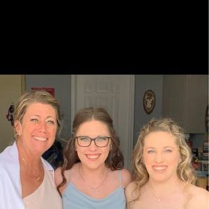 Meet your Posher, Leslie